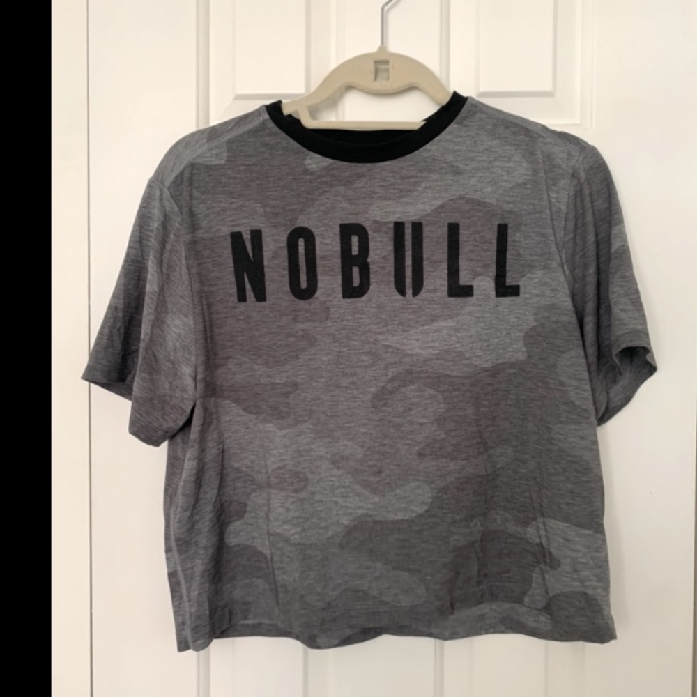 NoBull Women’s Boxy Tee in Grey Camo